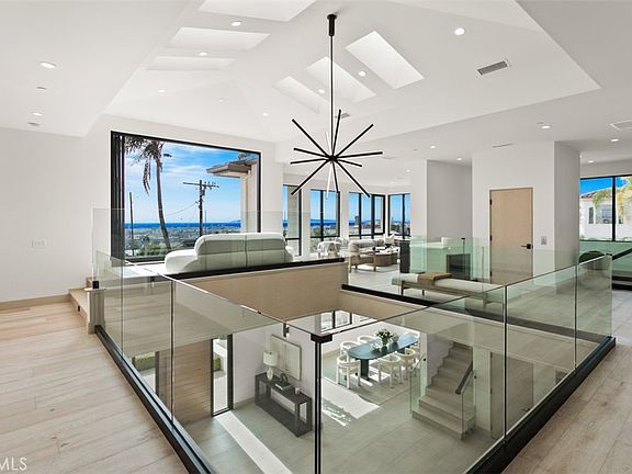 Newport Beach, California, 92663, United States, 5 Bedrooms Bedrooms, ,5 BathroomsBathrooms,Residential,Forsale,2009211