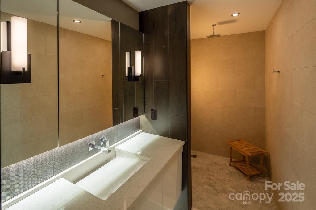 Asheville, North Carolina, 28804, United States, 3 Bedrooms Bedrooms, ,3.5 BathroomsBathrooms,Residential,Forsale,2011989