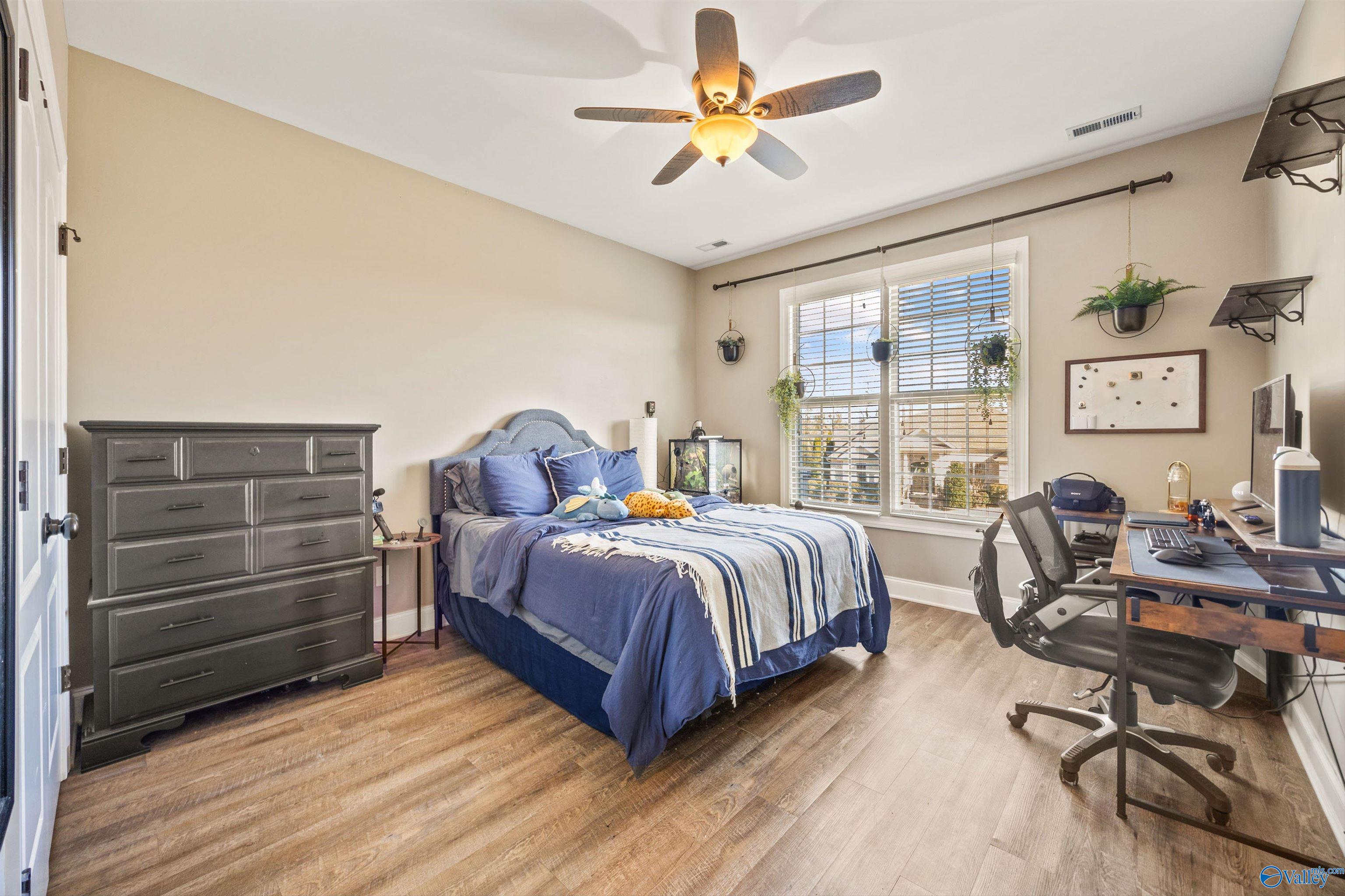 Owens Cross Roads, Alabama, 35763, United States, 5 Bedrooms Bedrooms, ,3.5 BathroomsBathrooms,Residential,Forsale,2007708