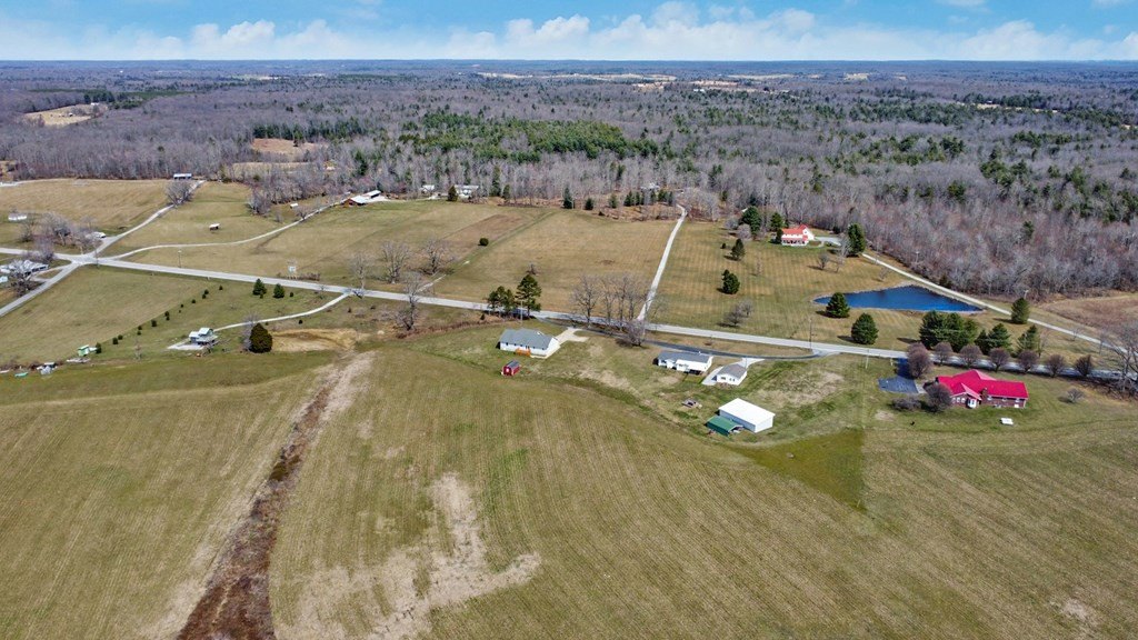 Jamestown, Tennessee, 38556, United States, 2 Bedrooms Bedrooms, ,2 BathroomsBathrooms,Residential,Forsale,1886027