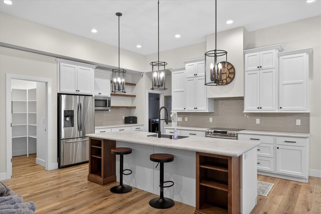 Billings, Montana, 59105, United States, 4 Bedrooms Bedrooms, ,2.5 BathroomsBathrooms,Residential,Forsale,2009206