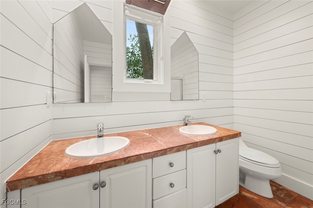 Captiva, Florida, 33924, United States, 3 Bedrooms Bedrooms, ,3 BathroomsBathrooms,Residential,Forsale,2011969