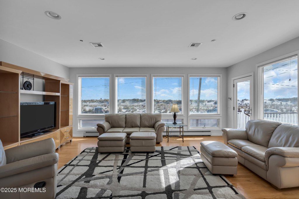 Seaside Park, New Jersey, 08752, United States, 6 Bedrooms Bedrooms, ,4 BathroomsBathrooms,Residential,Forsale,2008939