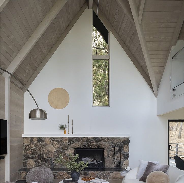 Lake Arrowhead, California, 92352, United States, 3 Bedrooms Bedrooms, ,3 BathroomsBathrooms,Residential,Forsale,2004866