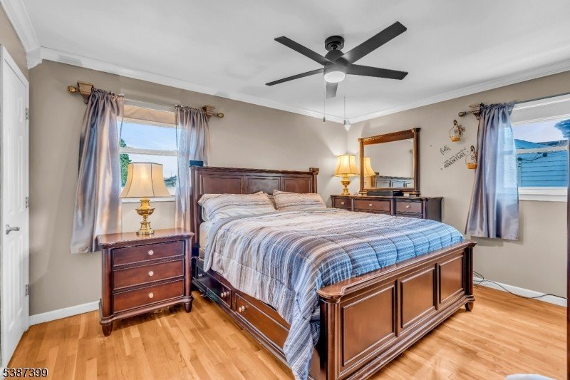 Linden City, New Jersey, 07036, United States, 3 Bedrooms Bedrooms, ,2 BathroomsBathrooms,Residential,Forsale,1994039