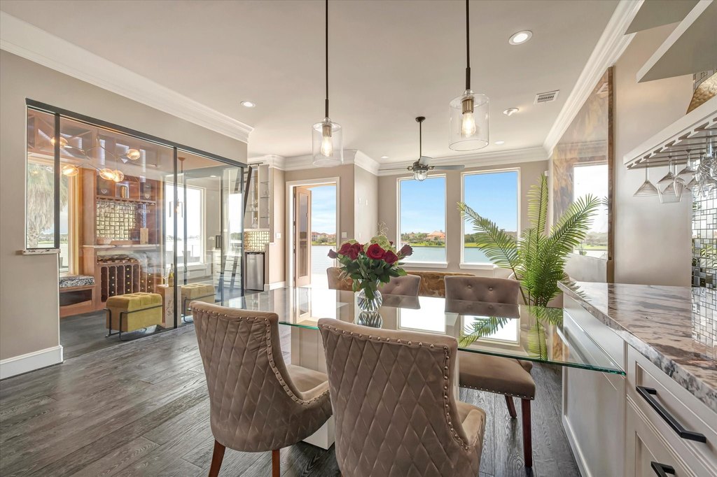 Seabrook, Texas, 77586, United States, 5 Bedrooms Bedrooms, ,4 BathroomsBathrooms,Residential,Forsale,1954136