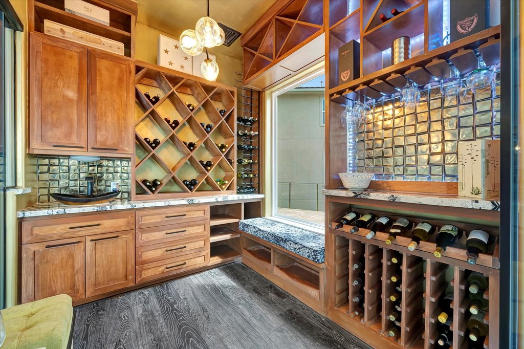 Seabrook, Texas, 77586, United States, 5 Bedrooms Bedrooms, ,4 BathroomsBathrooms,Residential,Forsale,1954136