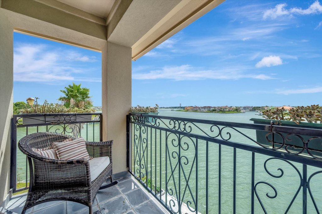 Seabrook, Texas, 77586, United States, 5 Bedrooms Bedrooms, ,4 BathroomsBathrooms,Residential,Forsale,1954136