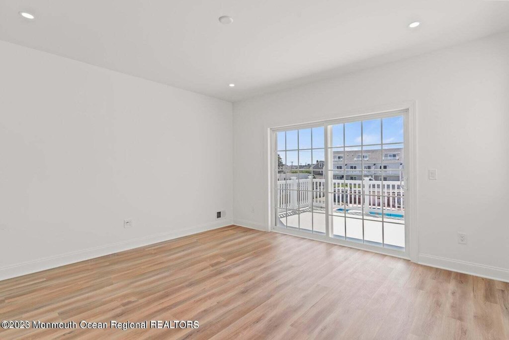 Seaside Heights, New Jersey, 08751, United States, 5 Bedrooms Bedrooms, ,4 BathroomsBathrooms,Residential,Forsale,2004846