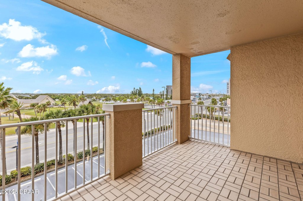 Daytona Beach Shores, Florida, 32118, United States, 3 Bedrooms Bedrooms, ,3 BathroomsBathrooms,Residential,Forsale,1990137