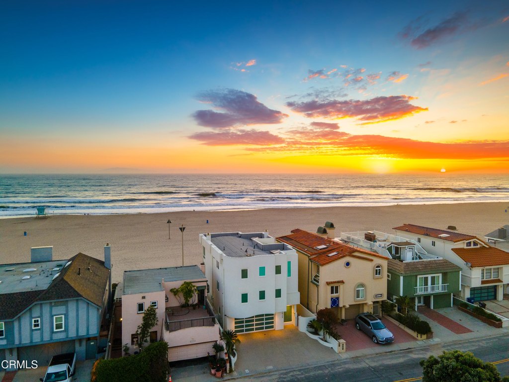 Oxnard, California, 93035, United States, 4 Bedrooms Bedrooms, ,4.5 BathroomsBathrooms,Residential,Forsale,1985940