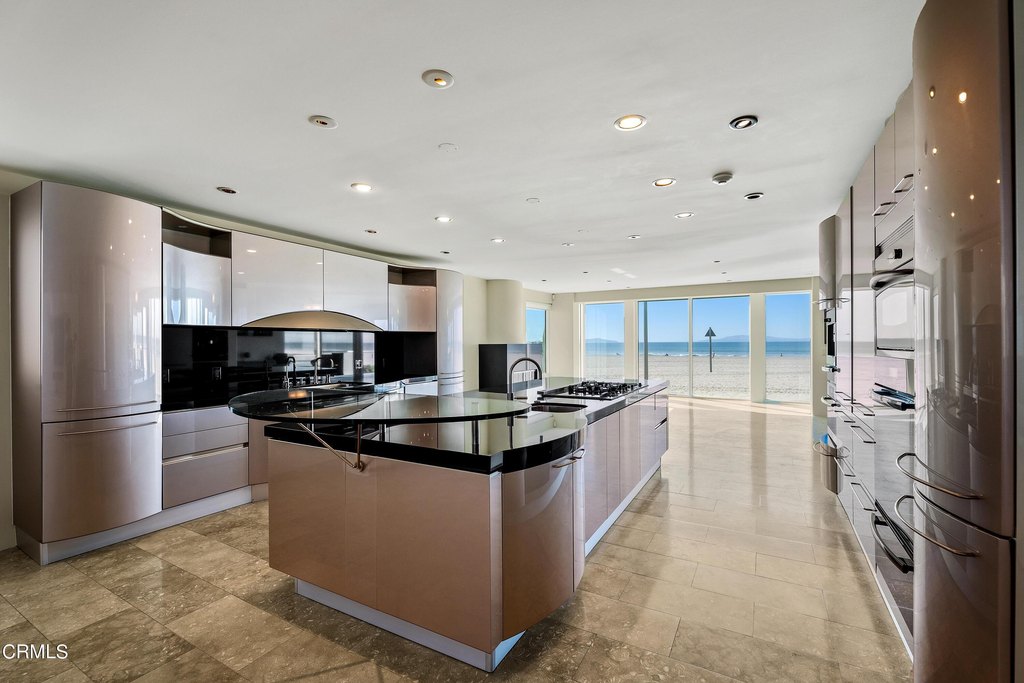 Oxnard, California, 93035, United States, 4 Bedrooms Bedrooms, ,4.5 BathroomsBathrooms,Residential,Forsale,1985940