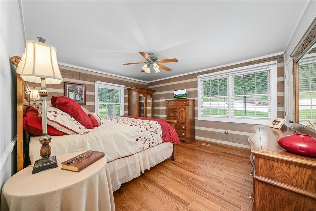 Livingston, Tennessee, 38570, United States, 5 Bedrooms Bedrooms, ,3 BathroomsBathrooms,Residential,Forsale,1968520