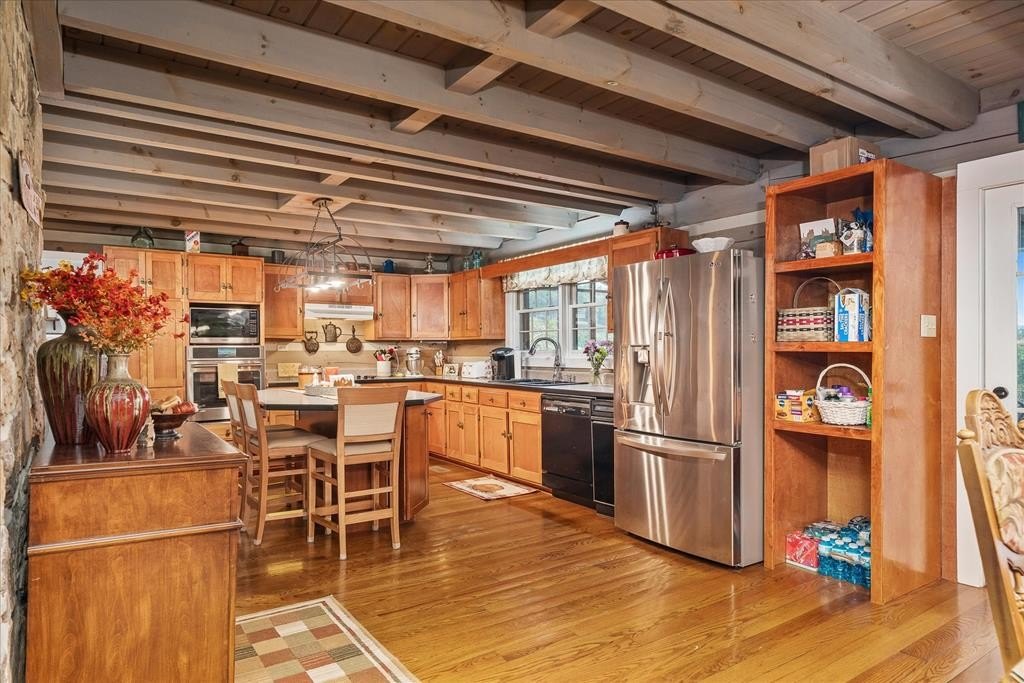 Livingston, Tennessee, 38570, United States, 5 Bedrooms Bedrooms, ,3 BathroomsBathrooms,Residential,Forsale,1968520