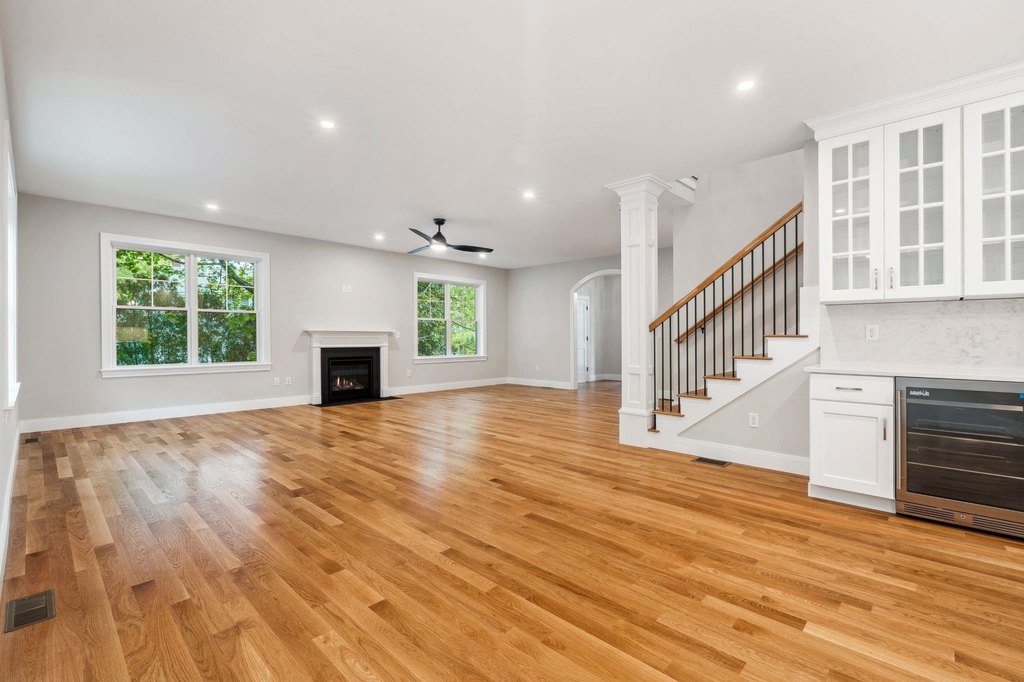 Kittery, Maine, 03905, United States, 4 Bedrooms Bedrooms, ,2.5 BathroomsBathrooms,Residential,Forsale,2002410