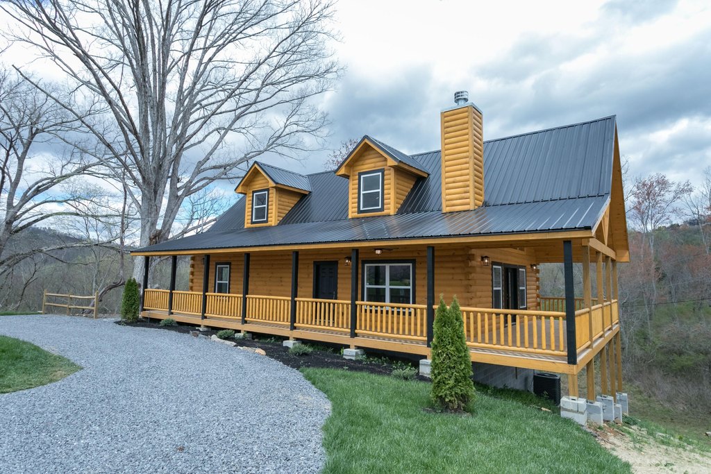 Sevierville, Tennessee, 37862, United States, 3 Bedrooms Bedrooms, ,2 BathroomsBathrooms,Residential,Forsale,1973585