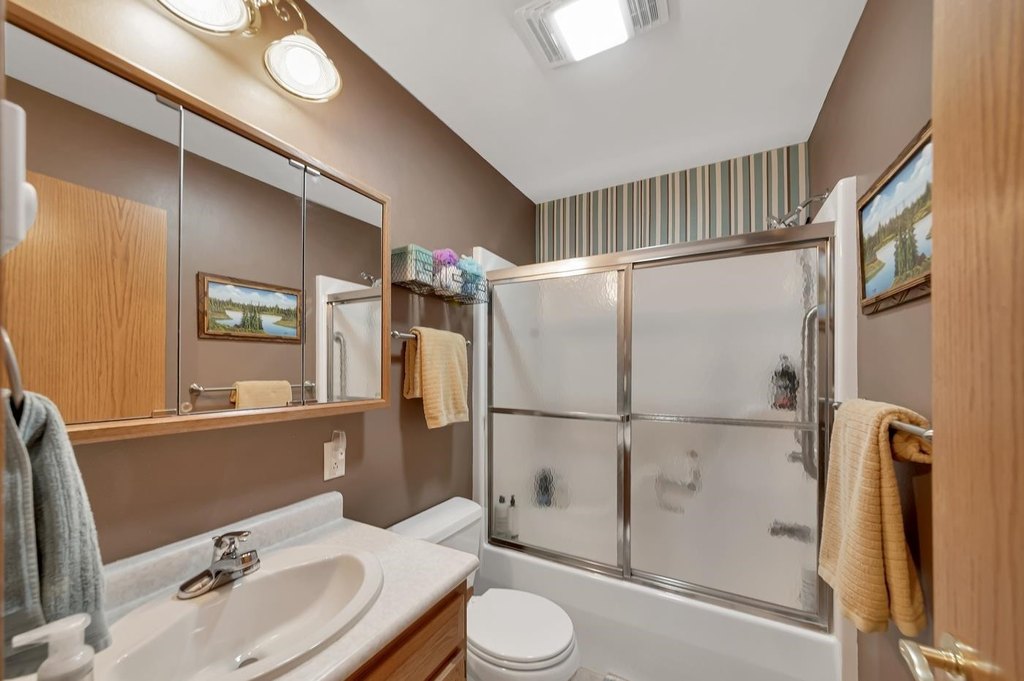 Custer, South Dakota, 57730, United States, 3 Bedrooms Bedrooms, ,2 BathroomsBathrooms,Residential,Forsale,1962258