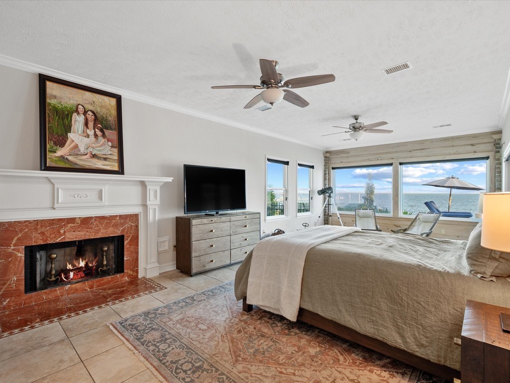 La Porte, Texas, 77571, United States, 4 Bedrooms Bedrooms, ,3.5 BathroomsBathrooms,Residential,Forsale,1973422