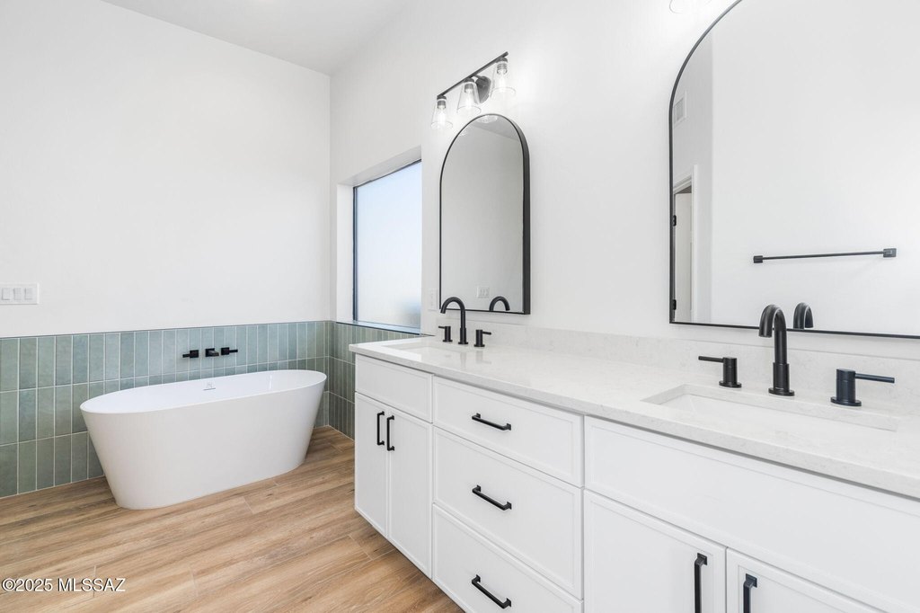 Tucson, Arizona, 85730, United States, 3 Bedrooms Bedrooms, ,3 BathroomsBathrooms,Residential,Forsale,2004422