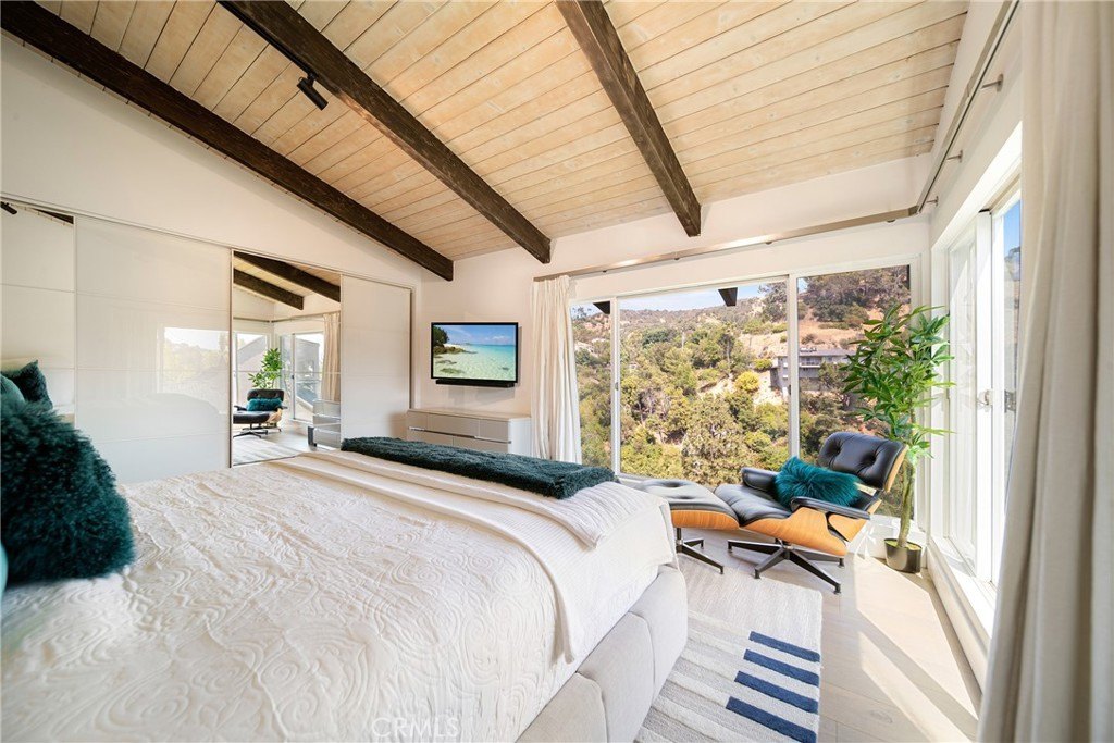 Los Angeles, California, 90046, United States, 3 Bedrooms Bedrooms, ,2 BathroomsBathrooms,Residential,Forsale,1985943