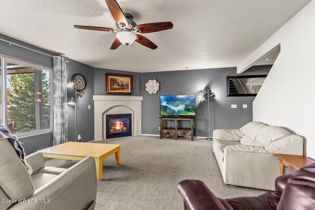 Coeur d'Alene, Idaho, 83815, United States, 3 Bedrooms Bedrooms, ,2.5 BathroomsBathrooms,Residential,Forsale,1984583