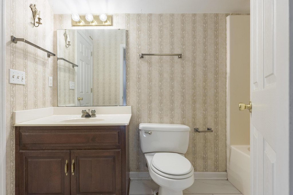 Signal Mountain, Tennessee, 37377, United States, 5 Bedrooms Bedrooms, ,3.5 BathroomsBathrooms,Residential,Forsale,1995325