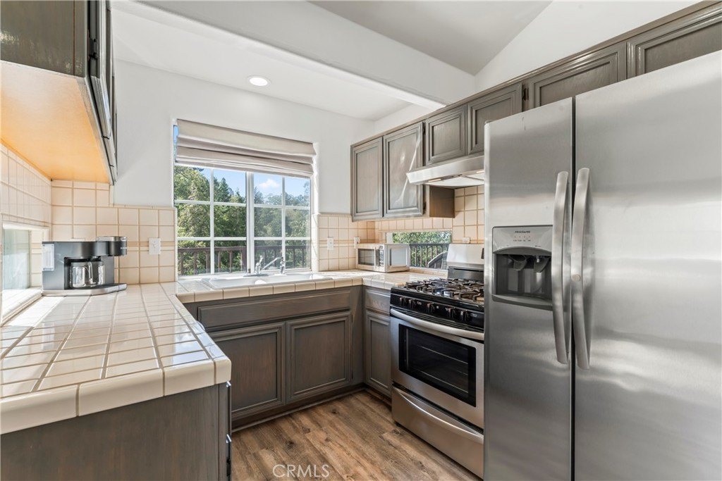 Lake Arrowhead, California, 92352, United States, 3 Bedrooms Bedrooms, ,2.5 BathroomsBathrooms,Residential,Forsale,1971045