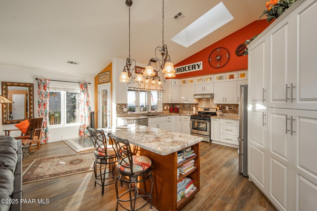 Prescott, Arizona, 86301, United States, 3 Bedrooms Bedrooms, ,2 BathroomsBathrooms,Residential,Forsale,2011278