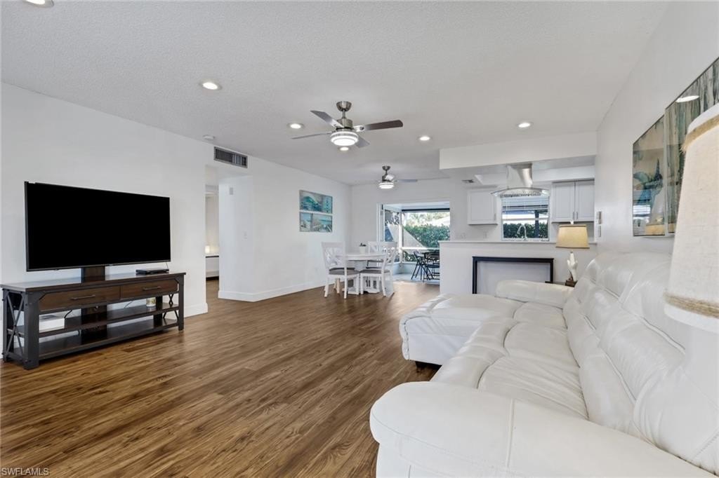 BONITA SPRINGS, Florida, 34134, United States, 2 Bedrooms Bedrooms, ,2 BathroomsBathrooms,Residential,Forsale,2011979