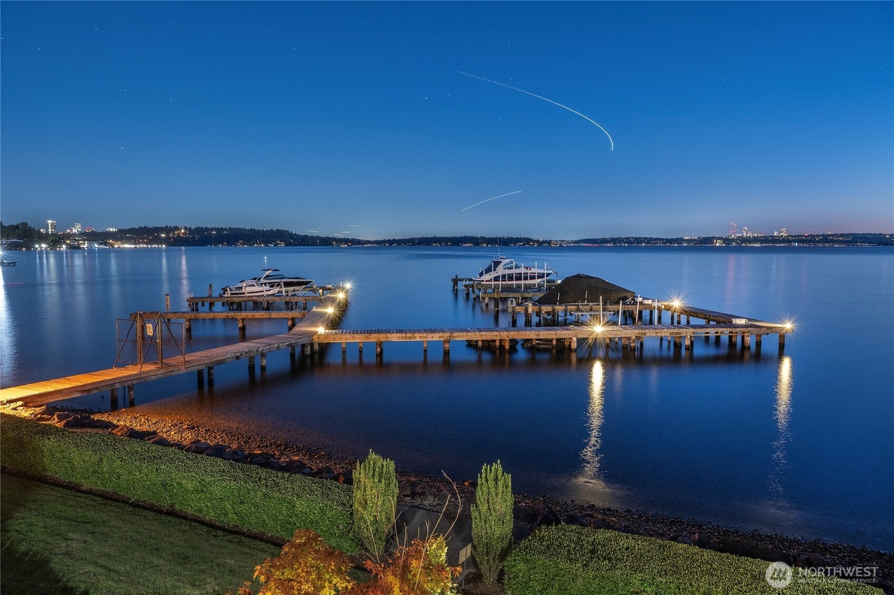 Kirkland, Washington, 98033, United States, 3 Bedrooms Bedrooms, ,3 BathroomsBathrooms,Residential,Forsale,1965877