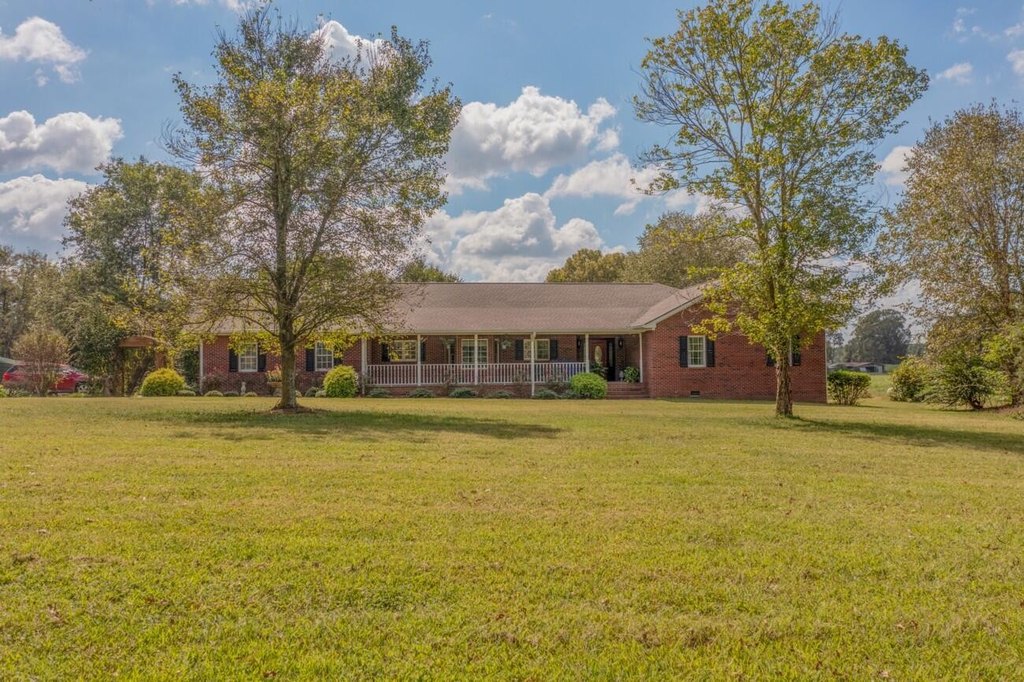 Calhoun, Georgia, 30701, United States, 5 Bedrooms Bedrooms, ,4.5 BathroomsBathrooms,Residential,Forsale,2004688