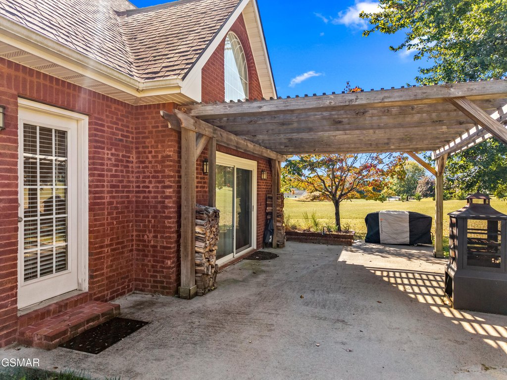 Baneberry, Tennessee, 37890, United States, 3 Bedrooms Bedrooms, ,2.5 BathroomsBathrooms,Residential,Forsale,1999467