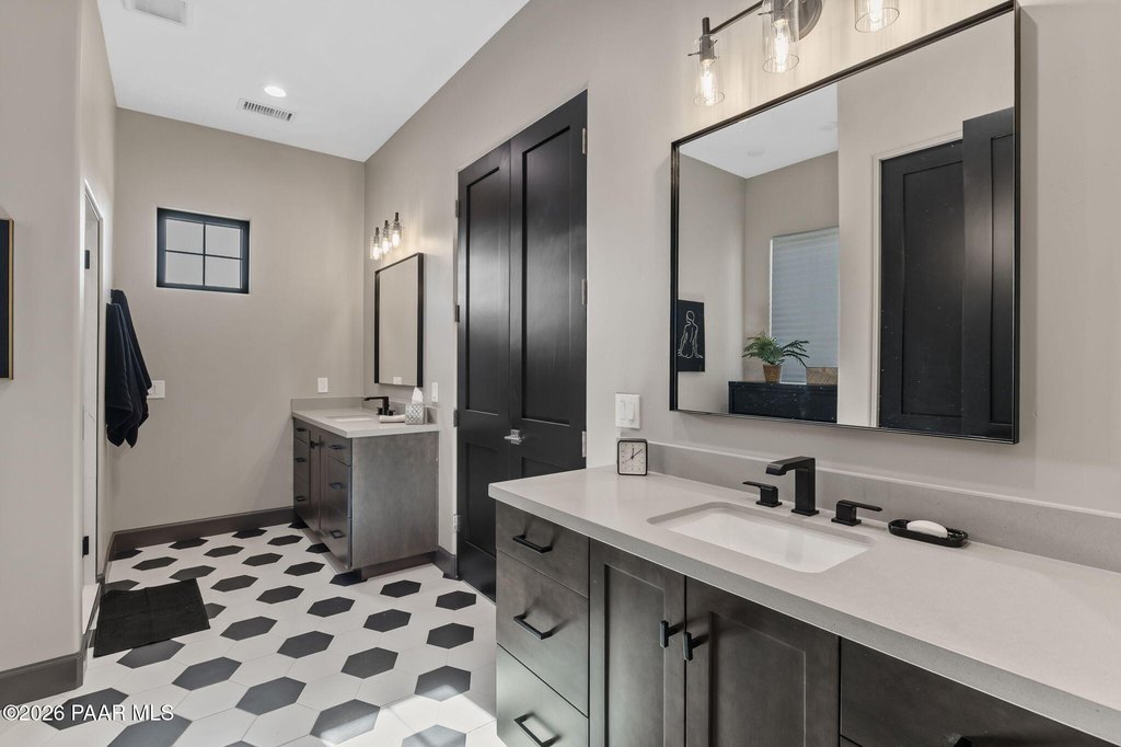 Prescott, Arizona, 86305, United States, 3 Bedrooms Bedrooms, ,4 BathroomsBathrooms,Residential,Forsale,2011273