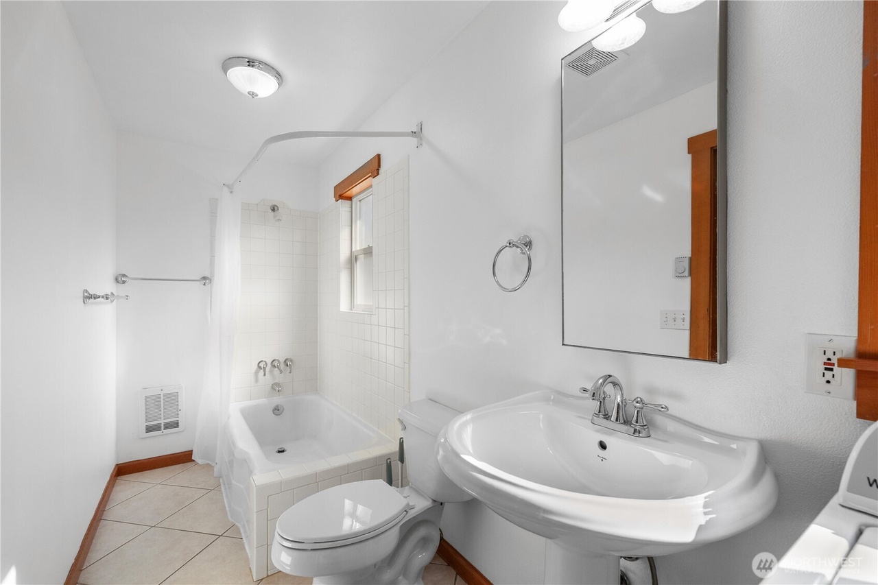 Granite Falls, Washington, 98252, United States, 3 Bedrooms Bedrooms, ,2 BathroomsBathrooms,Residential,Forsale,1965881