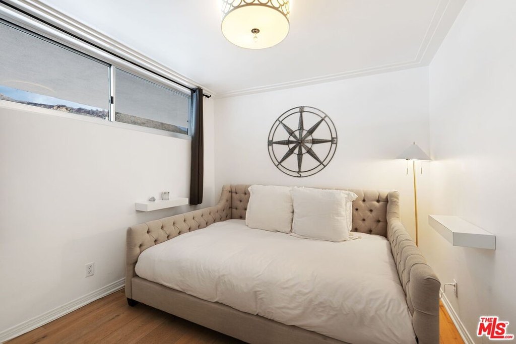 Malibu, California, 90265, United States, 2 Bedrooms Bedrooms, ,1 BathroomBathrooms,Residential,Forsale,1985963