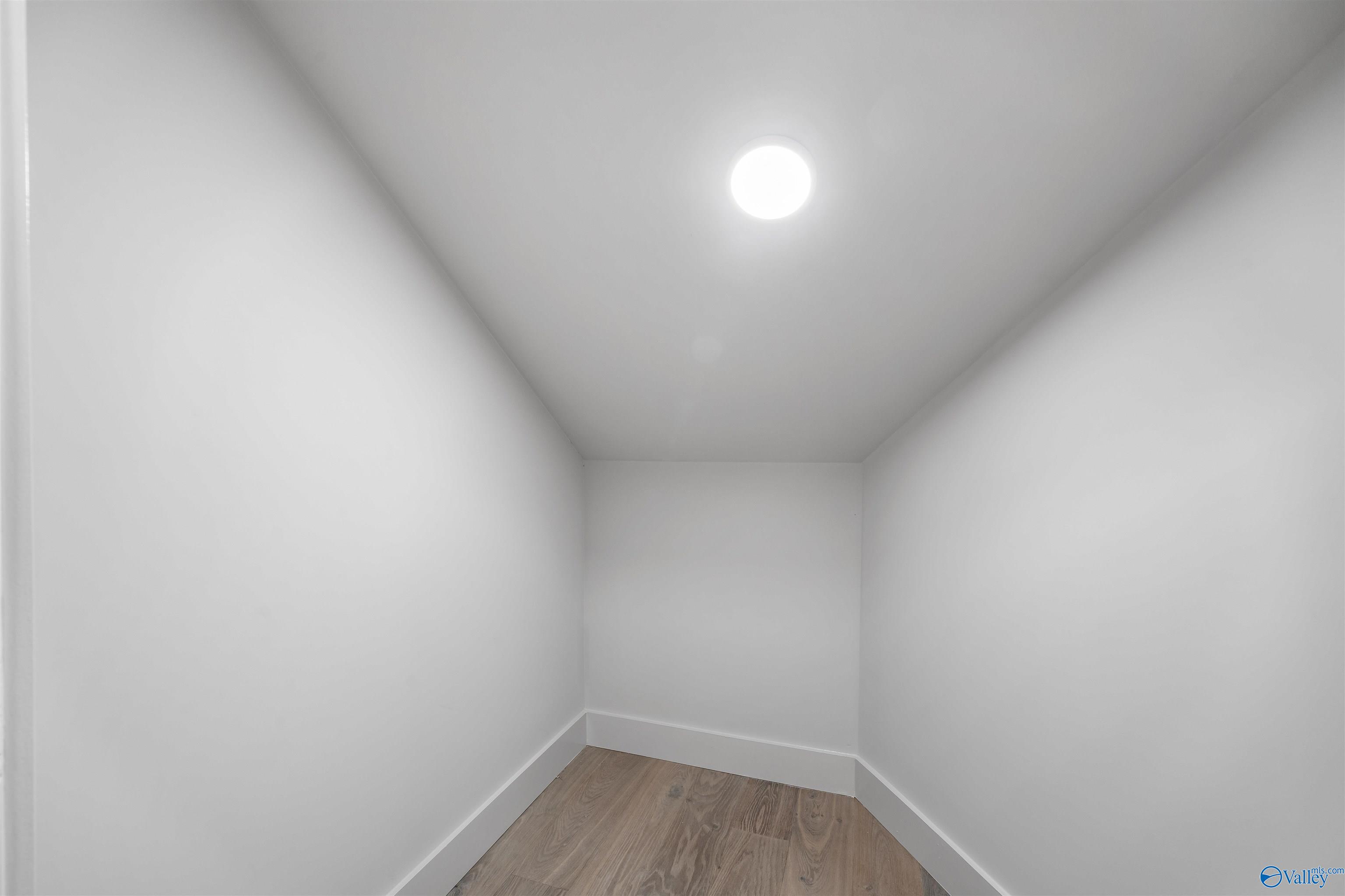 Fort Payne, Alabama, 35967, United States, 4 Bedrooms Bedrooms, ,3.5 BathroomsBathrooms,Residential,Forsale,2007685