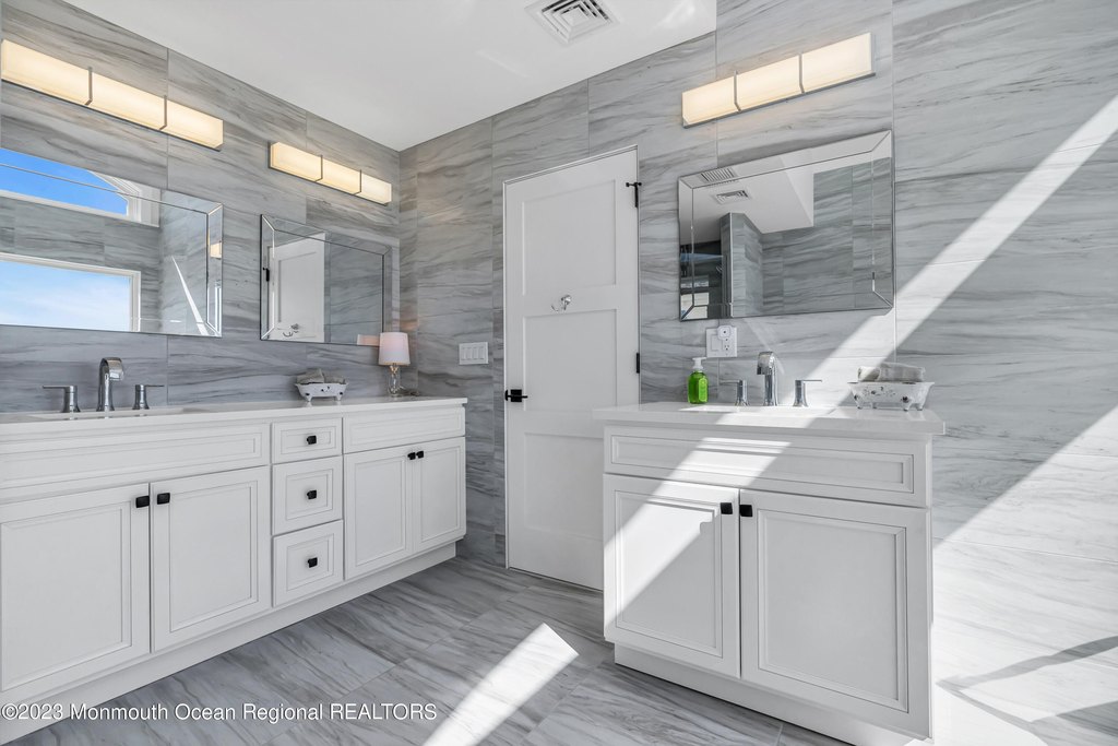 Seaside Park, New Jersey, 08752, United States, 7 Bedrooms Bedrooms, ,7 BathroomsBathrooms,Residential,Forsale,1922405