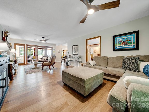 Mills River, North Carolina, 28759, United States, 3 Bedrooms Bedrooms, ,4 BathroomsBathrooms,Residential,Forsale,2004157