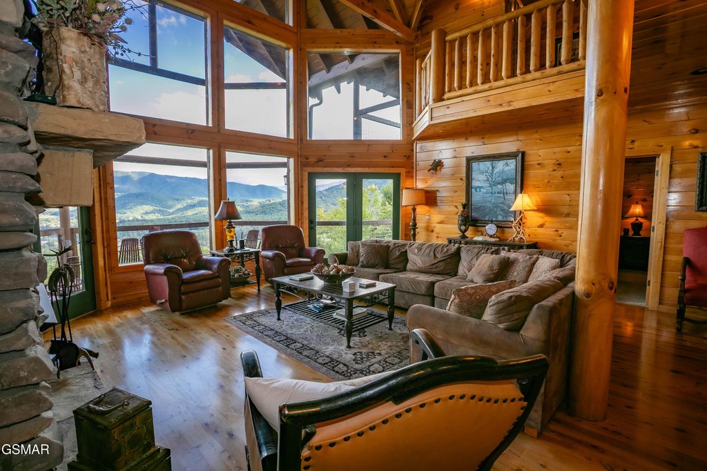 Sevierville, Tennessee, 37862, United States, 4 Bedrooms Bedrooms, ,5.5 BathroomsBathrooms,Residential,Forsale,1999464