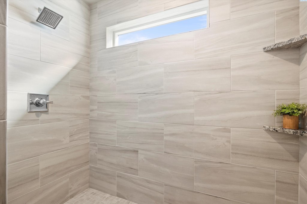 Richland, Washington, 99352, United States, 4 Bedrooms Bedrooms, ,2.5 BathroomsBathrooms,Residential,Forsale,1990696