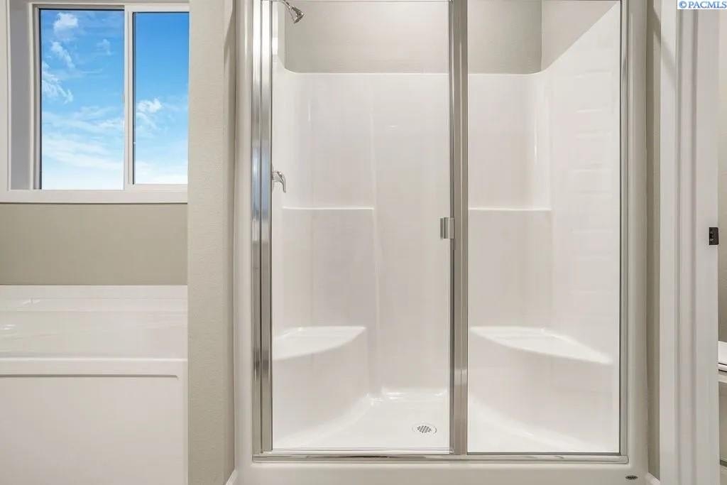 West Richland, Washington, 99353, United States, 4 Bedrooms Bedrooms, ,2 BathroomsBathrooms,Residential,Forsale,1990697