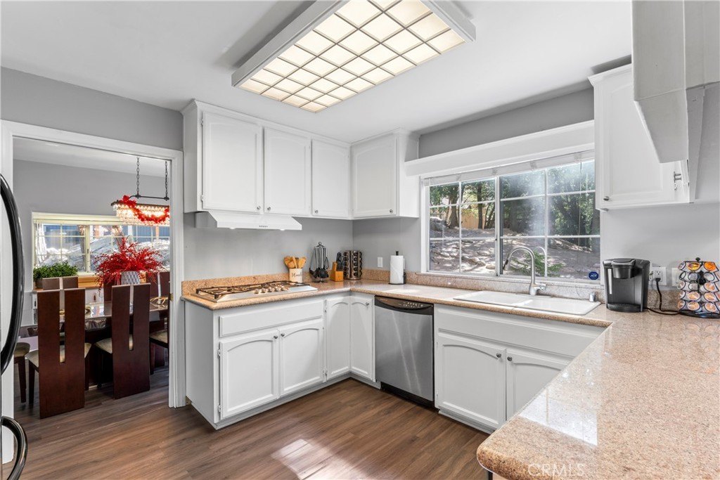 Lake Arrowhead, California, 92352, United States, 4 Bedrooms Bedrooms, ,2.5 BathroomsBathrooms,Residential,Forsale,1971038