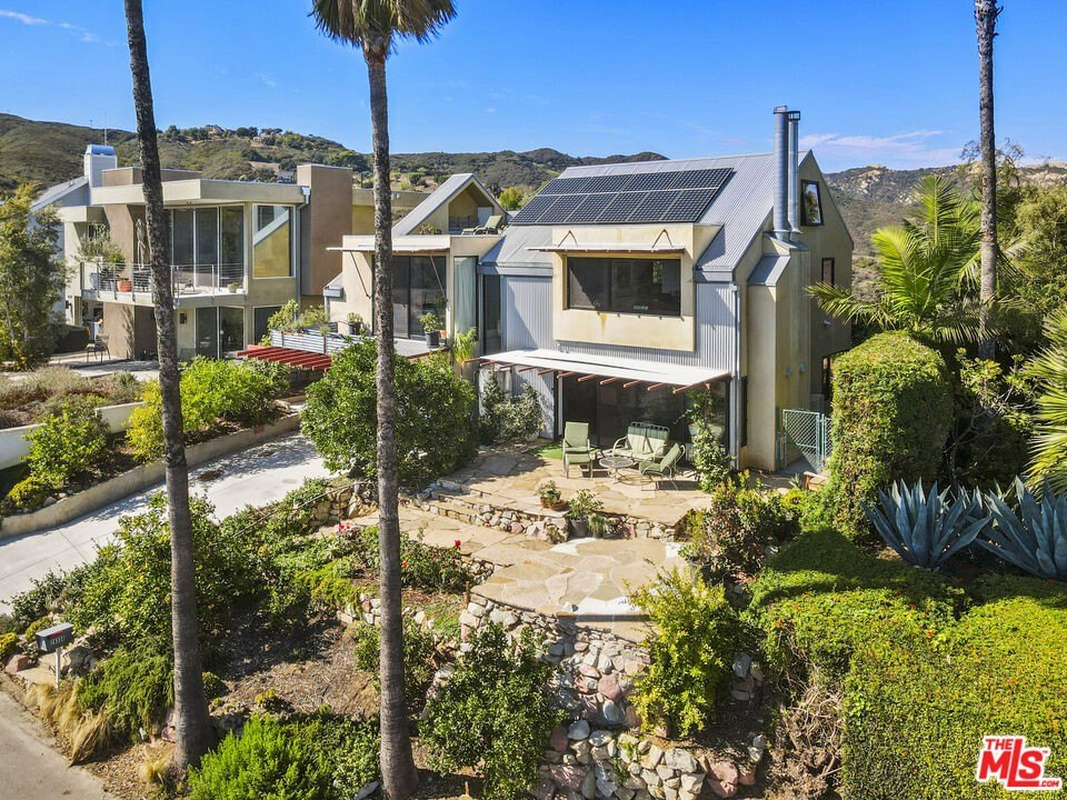 Malibu, California, 90265, United States, 3 Bedrooms Bedrooms, ,2.5 BathroomsBathrooms,Residential,Forsale,2009617