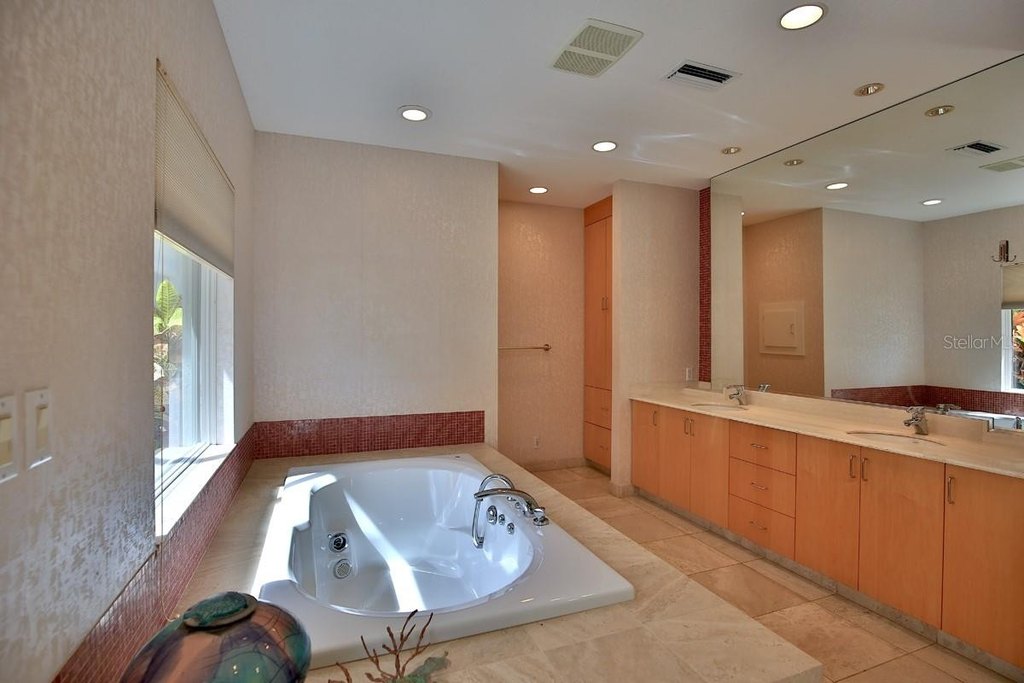 OCALA, Florida, 34476, United States, 3 Bedrooms Bedrooms, ,4.5 BathroomsBathrooms,Residential,Forsale,1969793