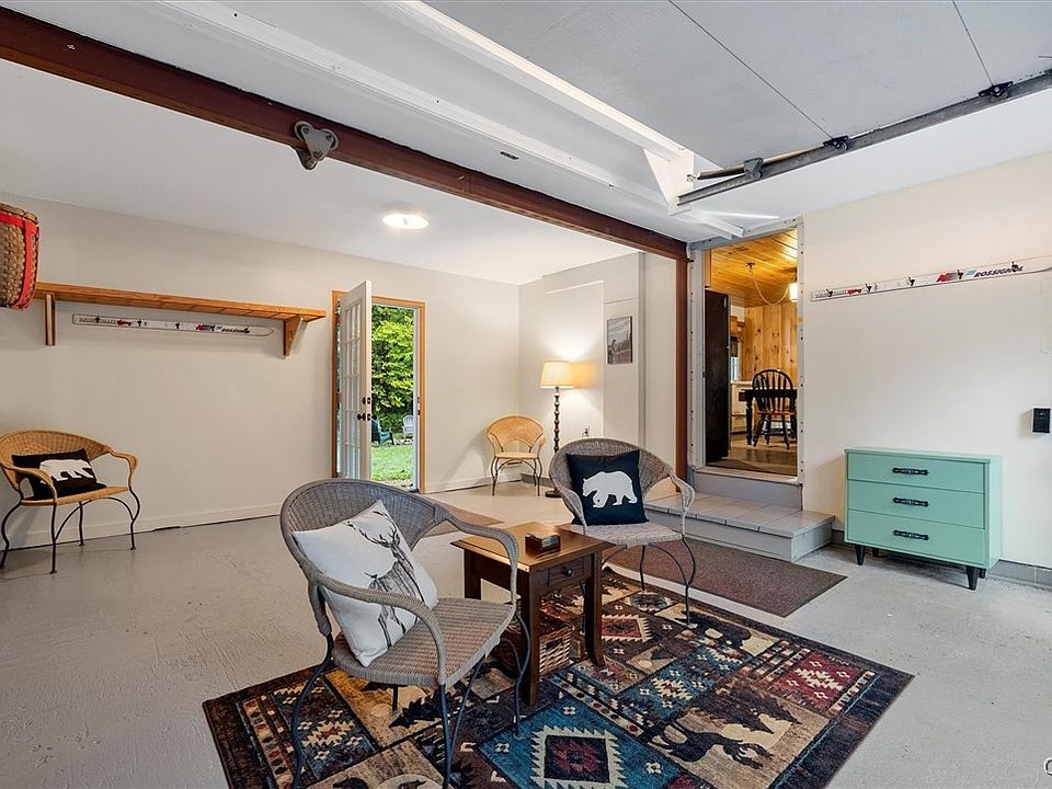 Eagle Bay, New York, 13331, United States, 3 Bedrooms Bedrooms, ,2 BathroomsBathrooms,Residential,Forsale,1969693