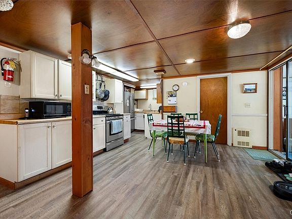 Inlet, New York, 13360, United States, 8 Bedrooms Bedrooms, ,3 BathroomsBathrooms,Residential,Forsale,1969692