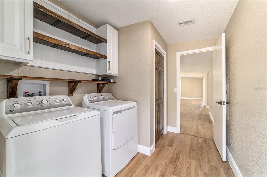 BELLEVIEW, Florida, 34420, United States, 4 Bedrooms Bedrooms, ,3 BathroomsBathrooms,Residential,Forsale,1994121