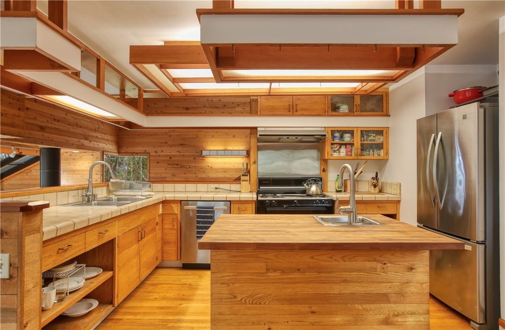 Cambria, California, 93428, United States, 3 Bedrooms Bedrooms, ,2.5 BathroomsBathrooms,Residential,Forsale,2009039