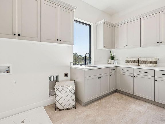 Santa Rosa, California, 95403, United States, 4 Bedrooms Bedrooms, ,4 BathroomsBathrooms,Residential,Forsale,1985927