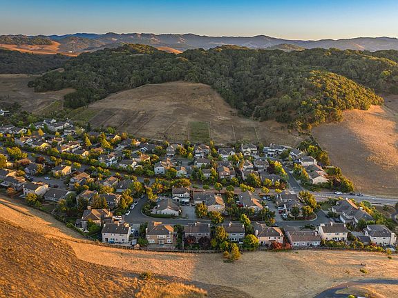 Petaluma, California, 94952, United States, 4 Bedrooms Bedrooms, ,3 BathroomsBathrooms,Residential,Forsale,1985922